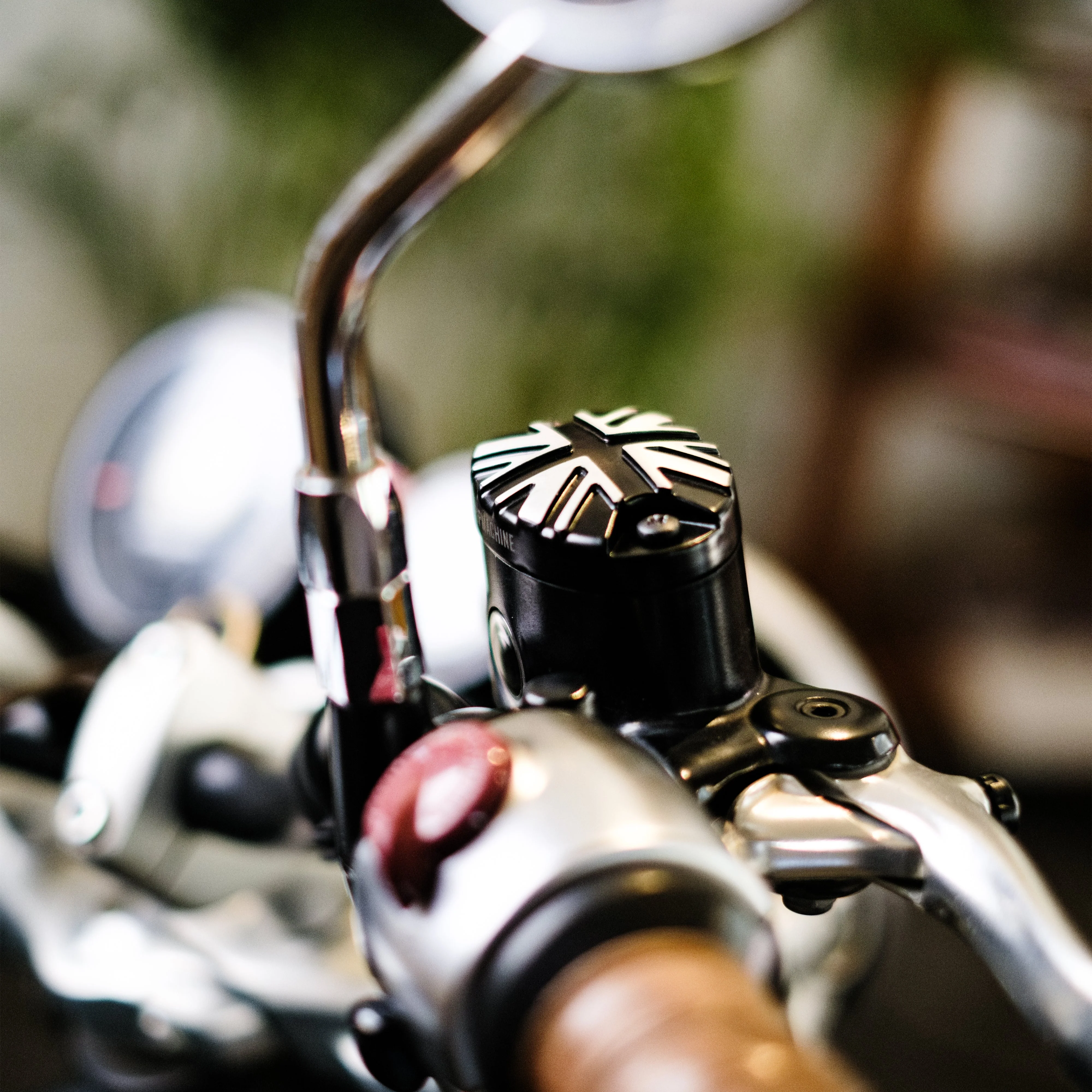 brake oil reservoir cap - Image 4