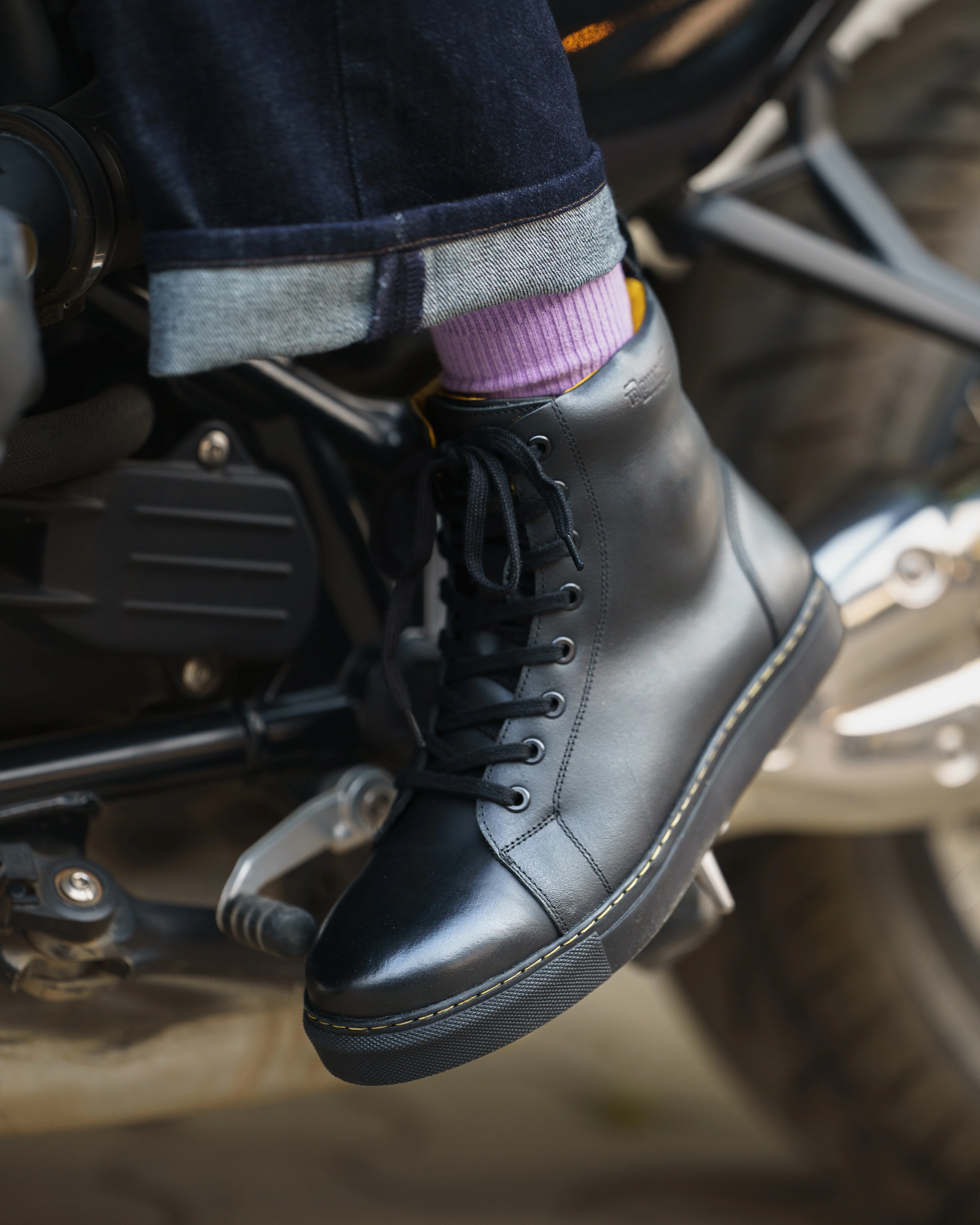 esc: men's riding sneakers black with shoe protector - Image 2