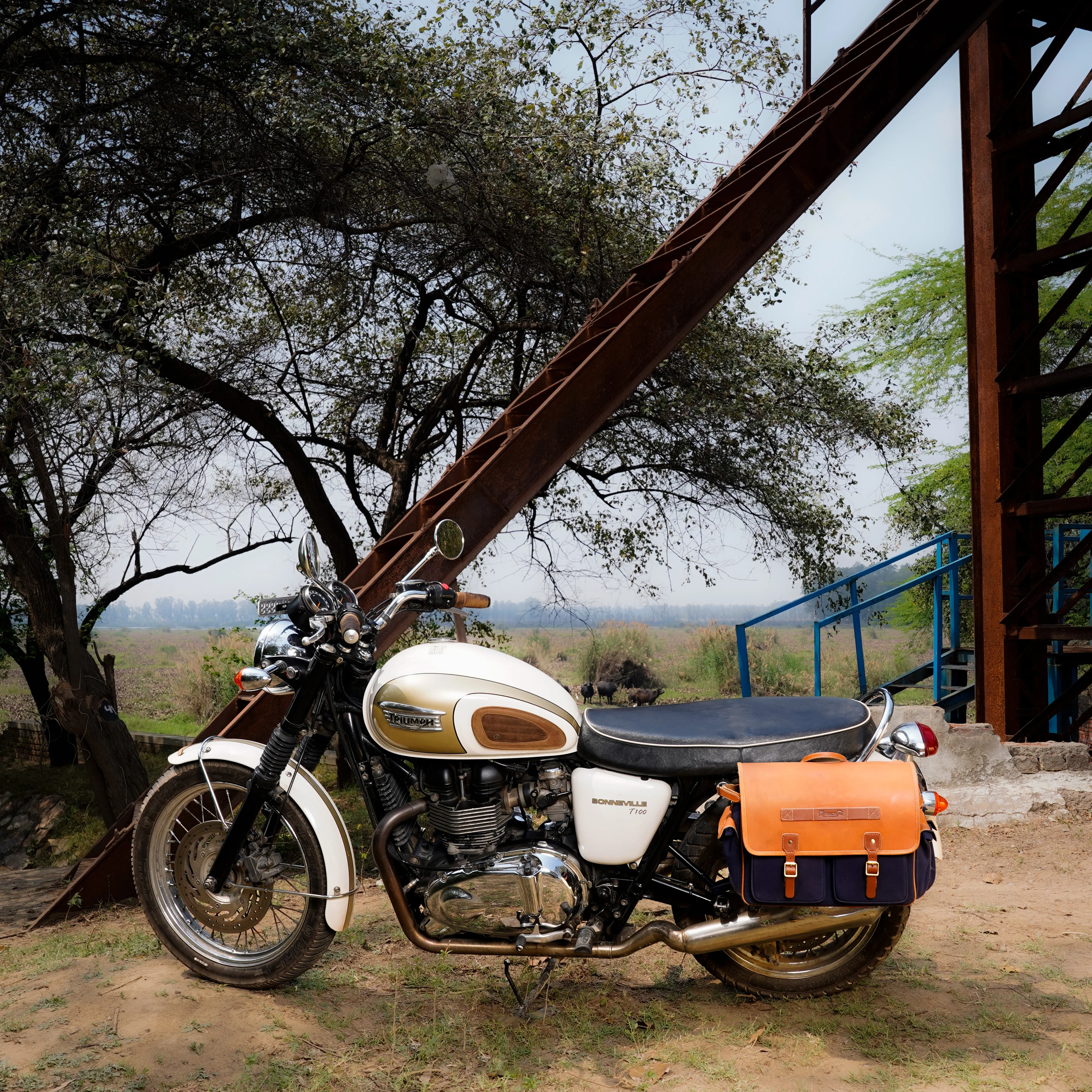 expedition saddlebag for bonneville (2001-2016) - Image 55