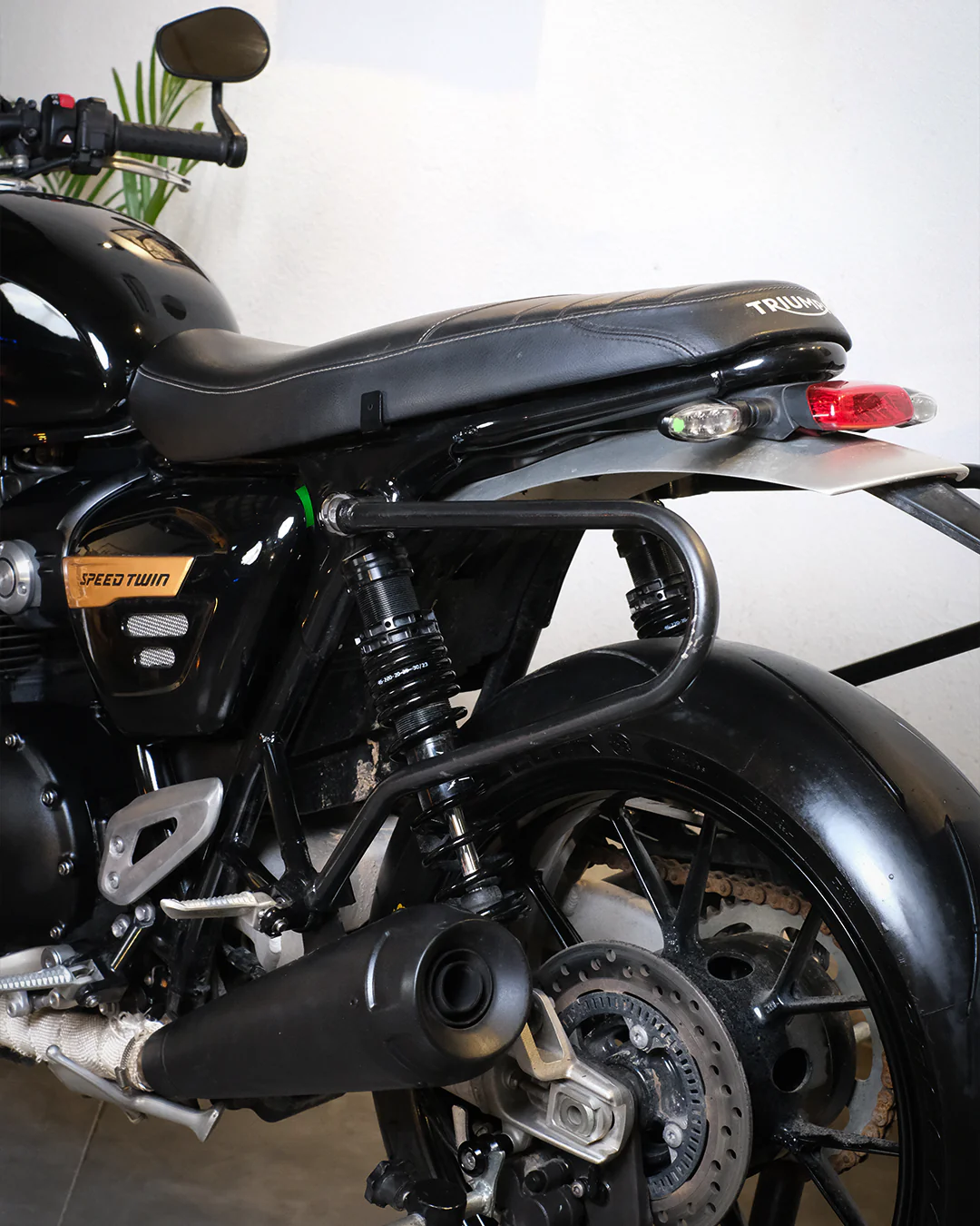 expedition saddlebag for speed twin/thruxton 1200 - Image 33