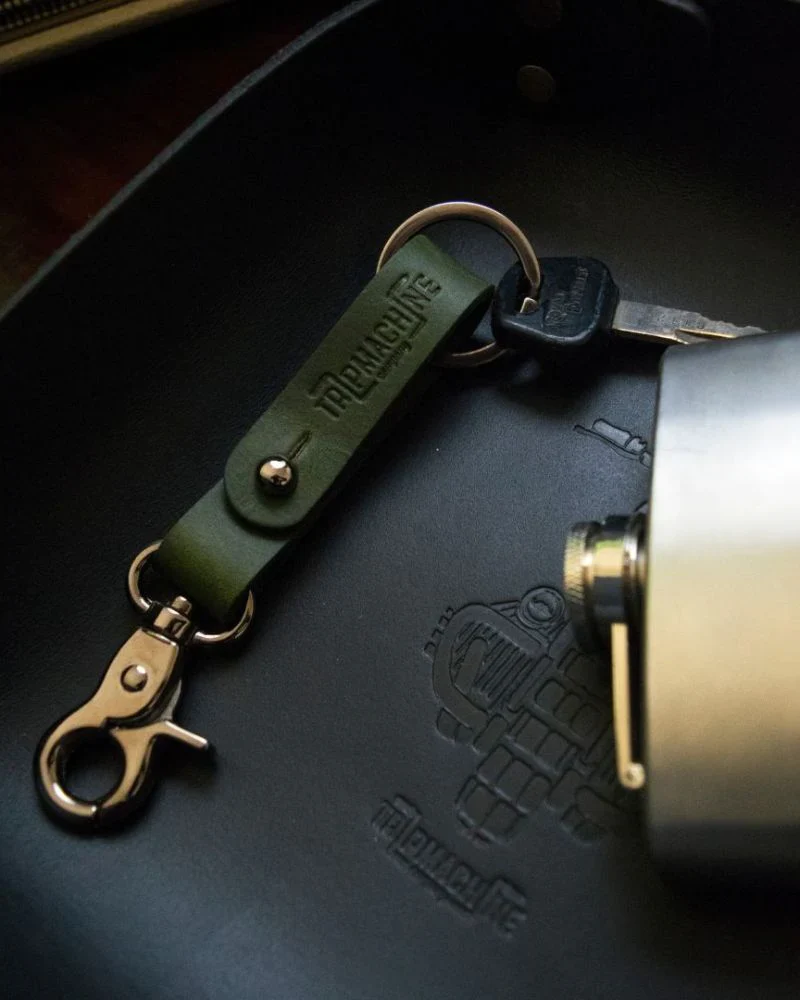 key fob with metallic black - Image 4