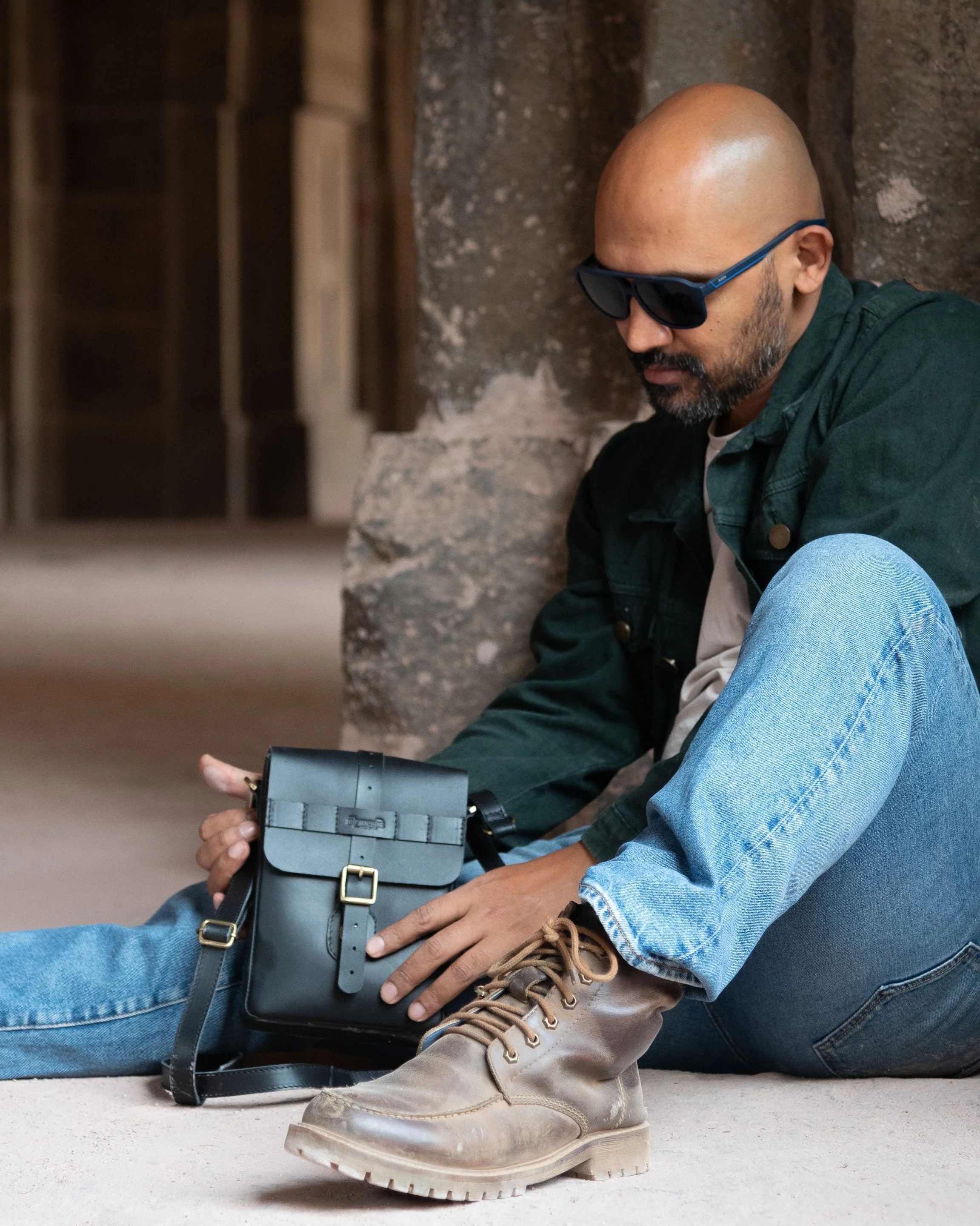 moto sling bag - Image 11