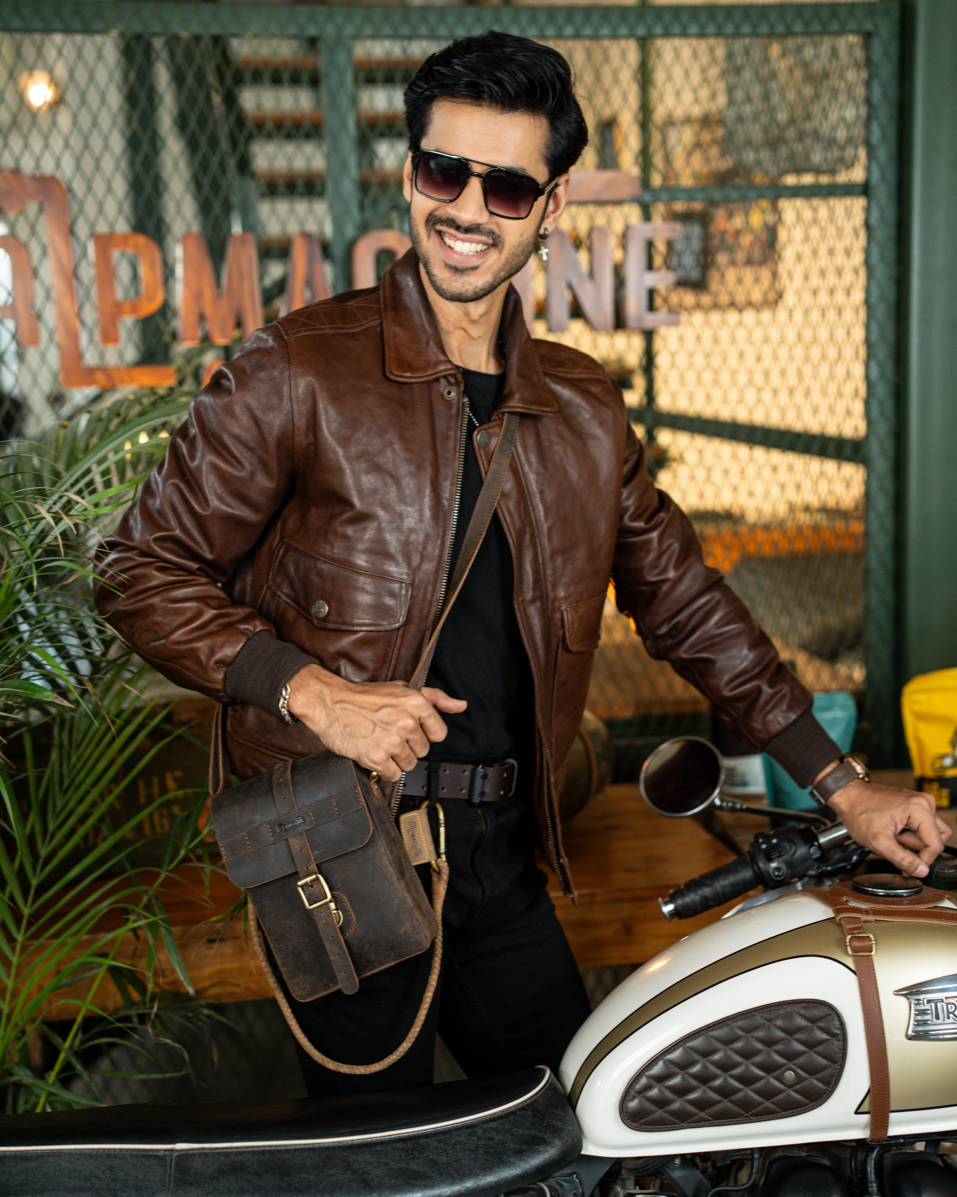moto sling bag - Image 17