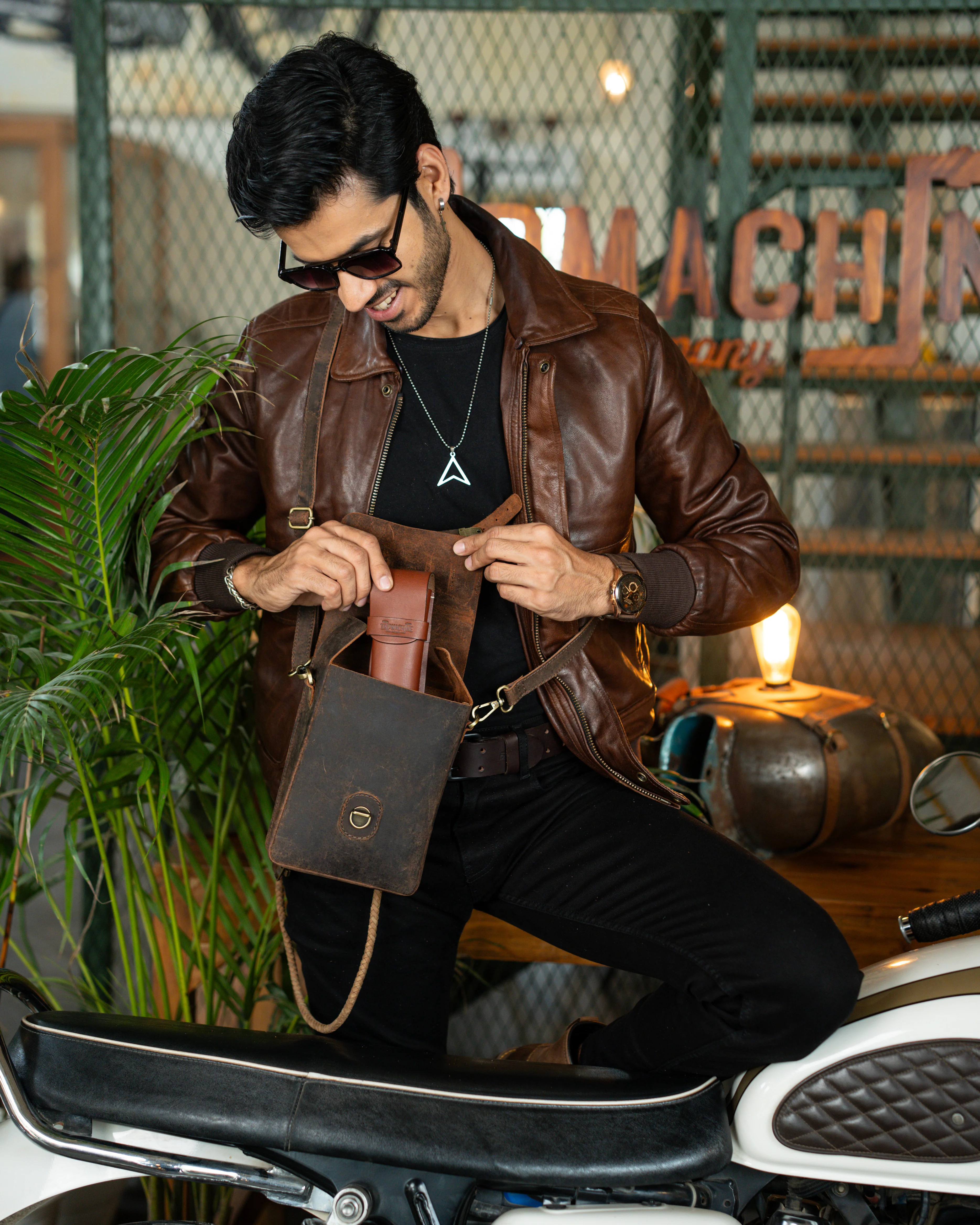 moto sling bag - Image 22
