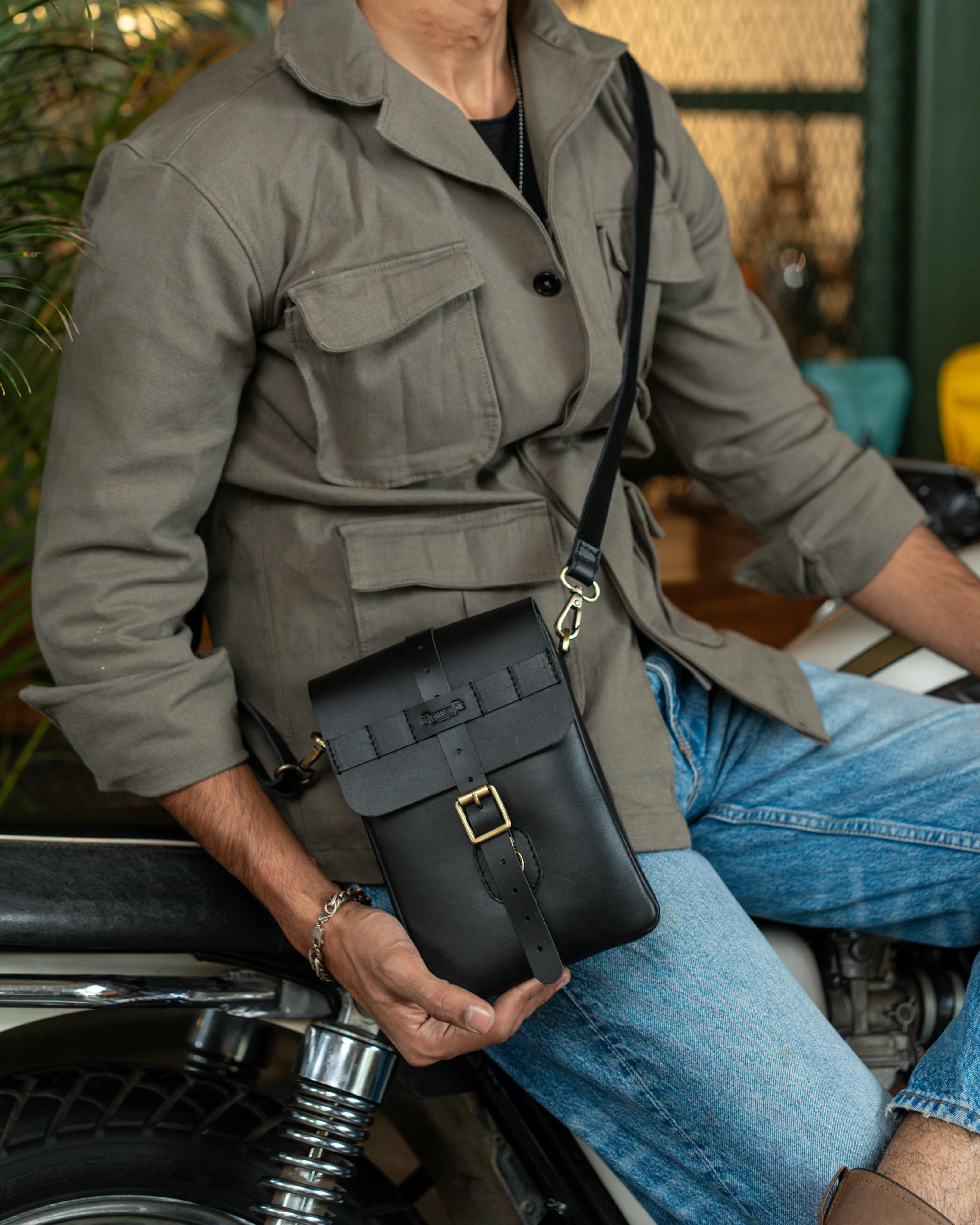 moto sling bag - Image 4