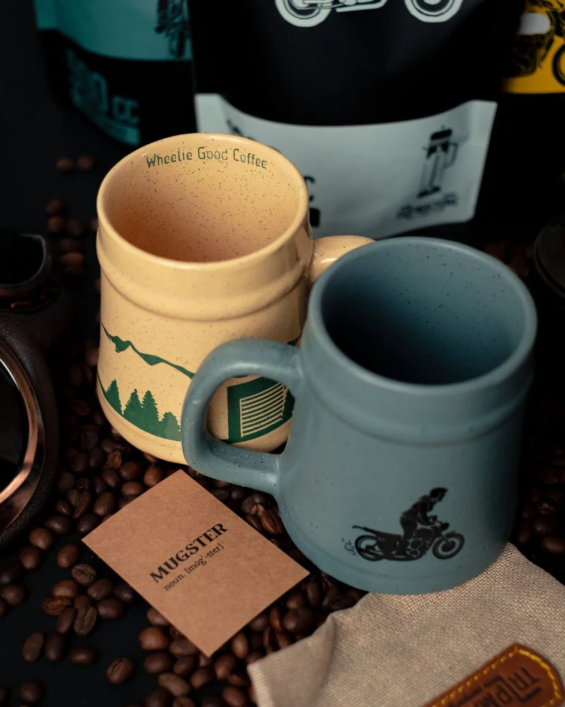 pair of mugsters - Image 3