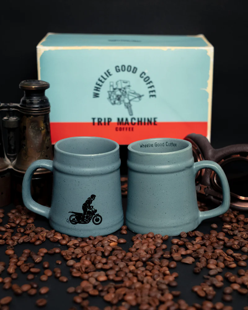 pair of mugsters - Image 5