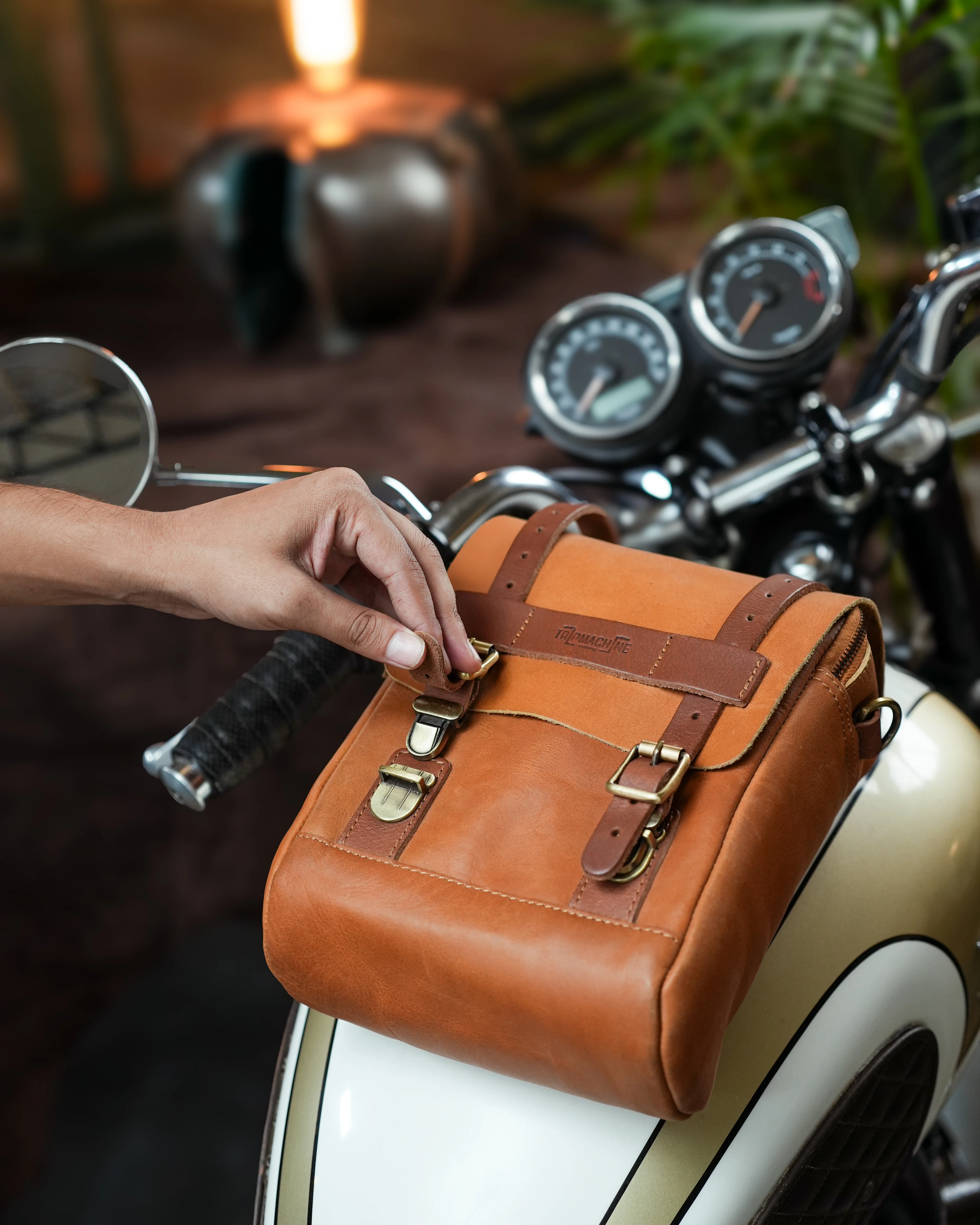 tank and tail bag - Image 61