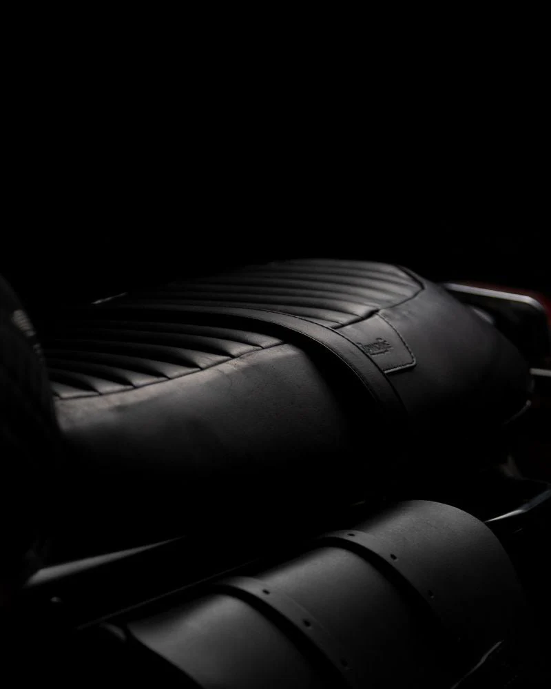 touring leather seat crafted to fit royal enfield interceptor 650 / gt 650 - Image 5