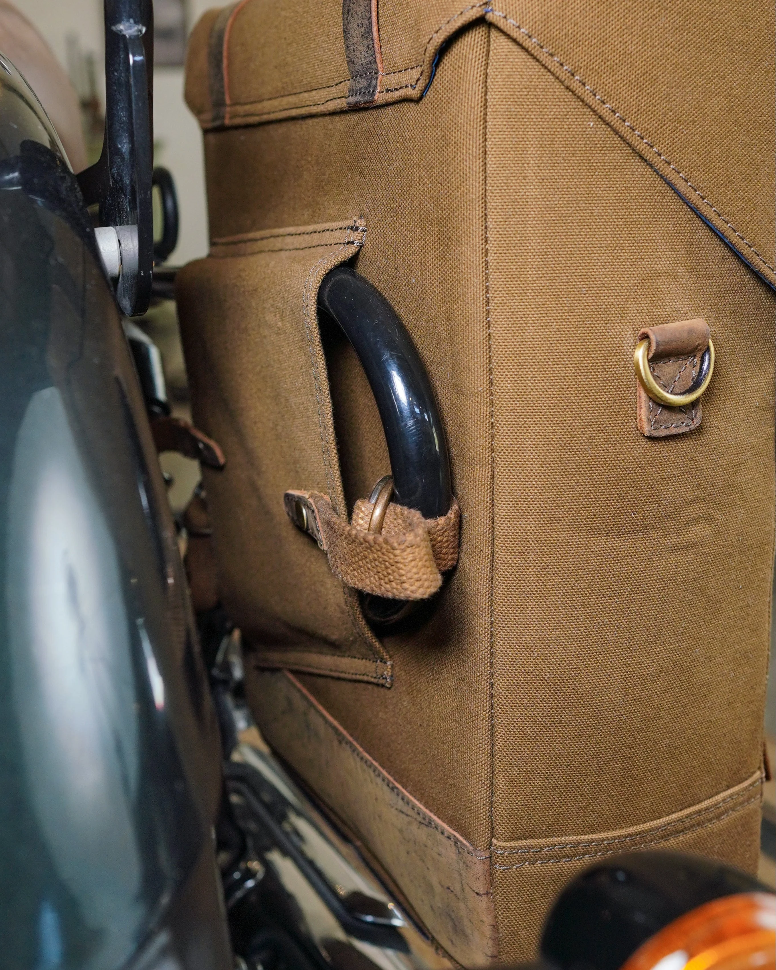 ventura saddlebag for super meteor 650 - Image 7