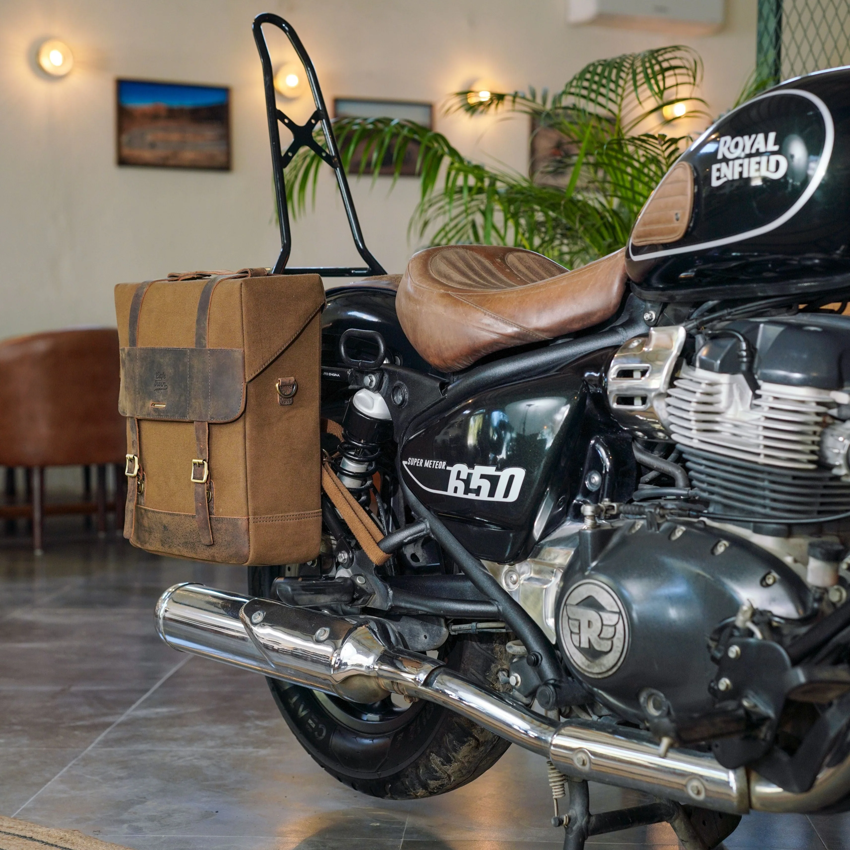 ventura saddlebag for super meteor 650 - Image 11