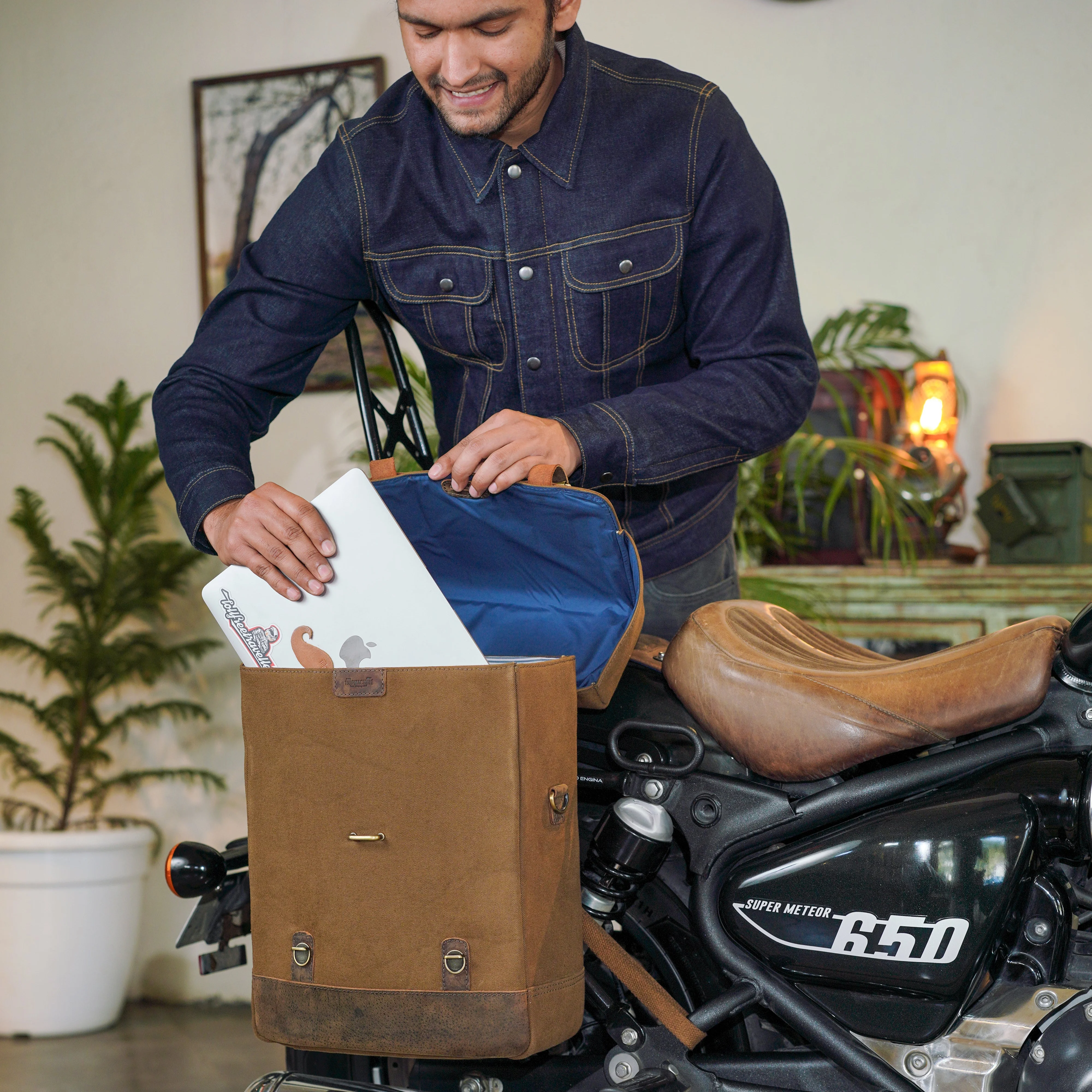 ventura saddlebag for super meteor 650 - Image 3